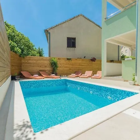 Marija 3548-3 شقة باكوشتاني